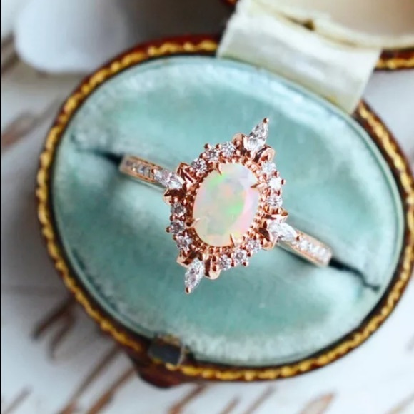 ¥ NEW ROSE GOLD FIRE OPAL RHINESTONE RING - Picture 4 of 5